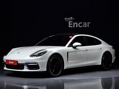 2020 Porsche Panamera