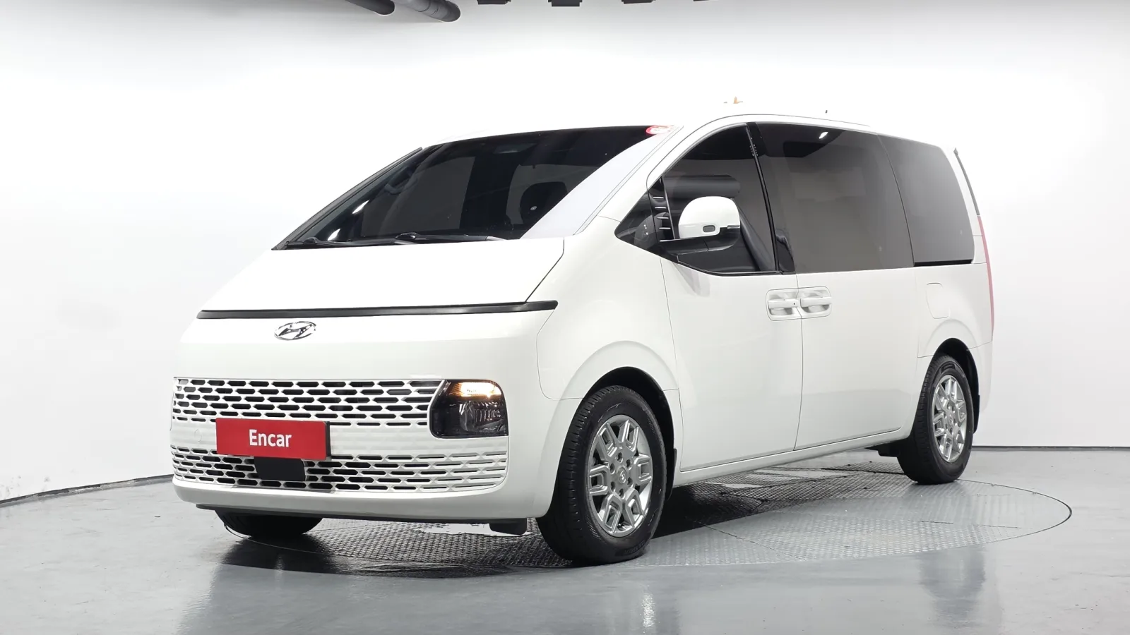 2024 Hyundai Staria