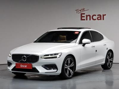 2022 Volvo S60