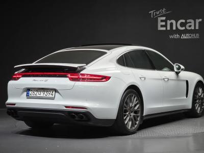 2018 Porsche Panamera
