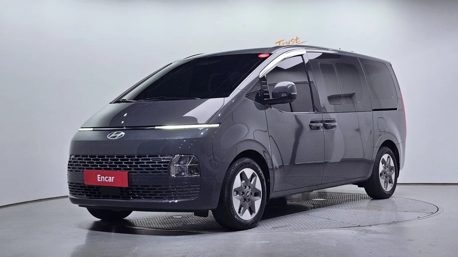 2025 Hyundai Staria
