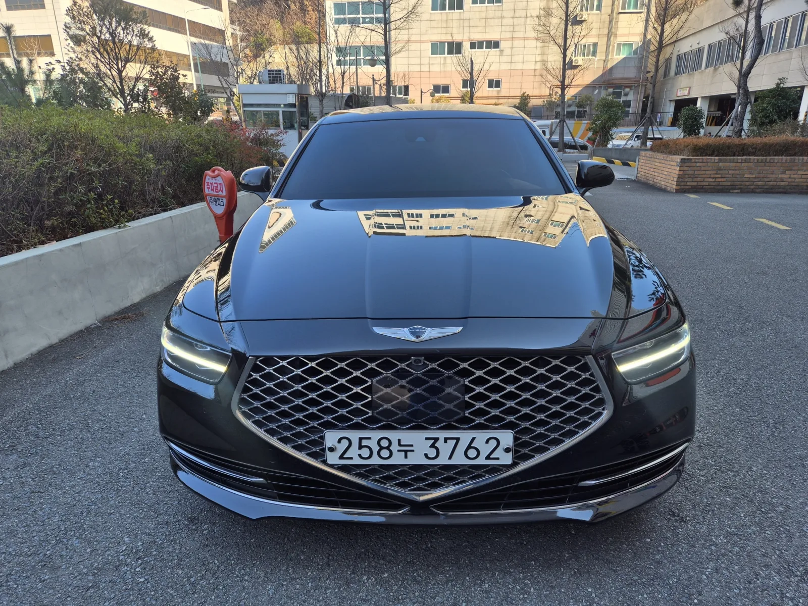 2020 Genesis G90