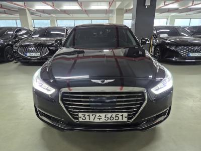 2018 Genesis EQ900