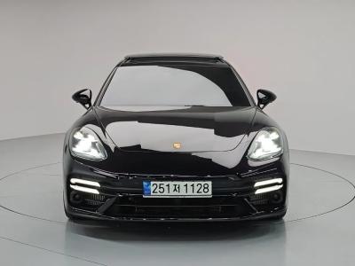 2022 Porsche Panamera