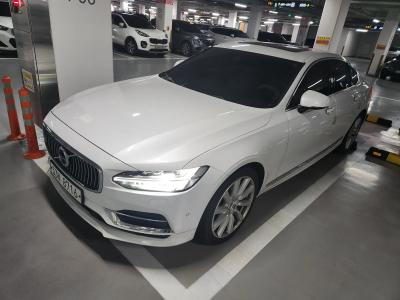 2019 Volvo S90