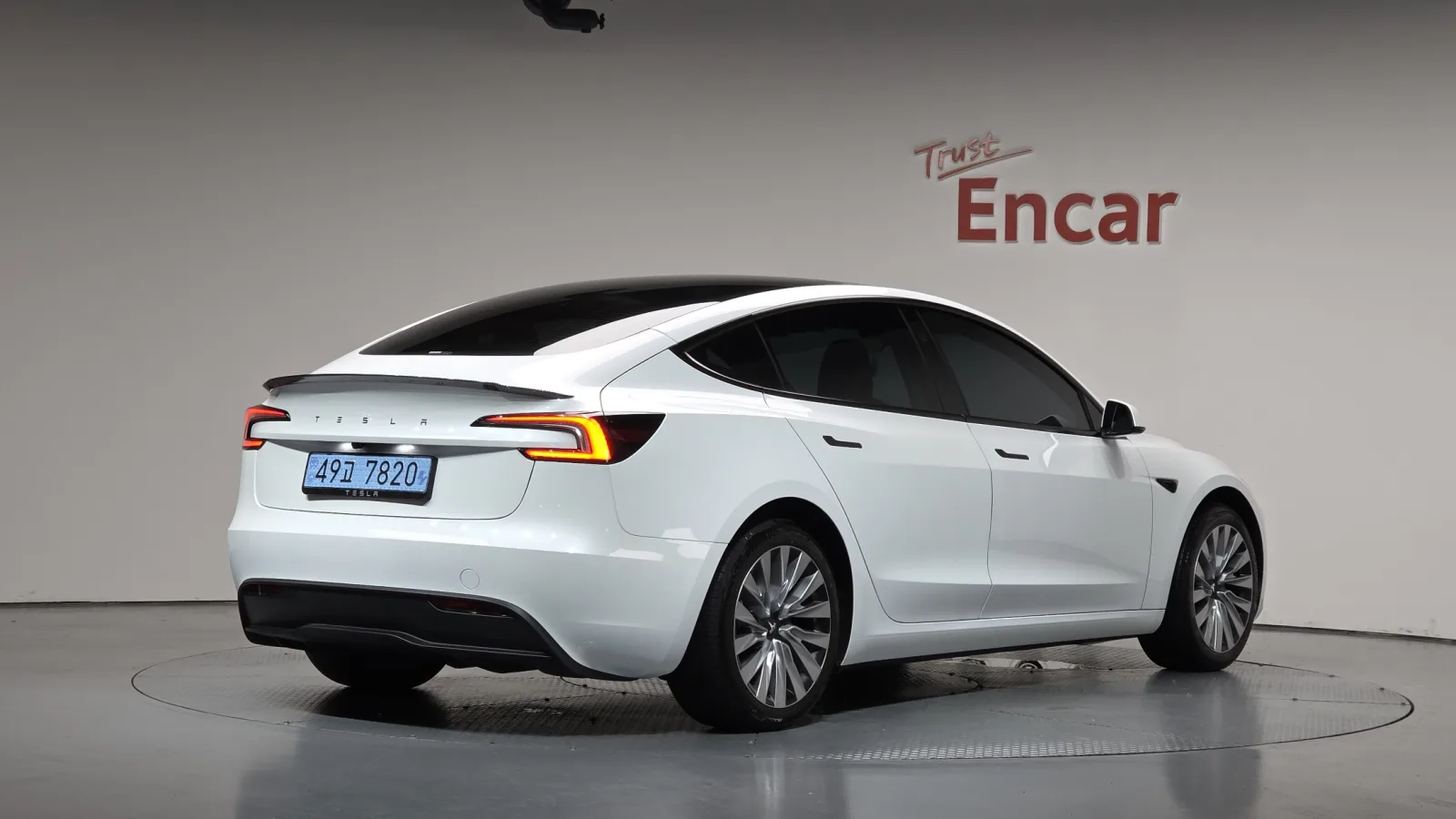 2025 Tesla Model 3