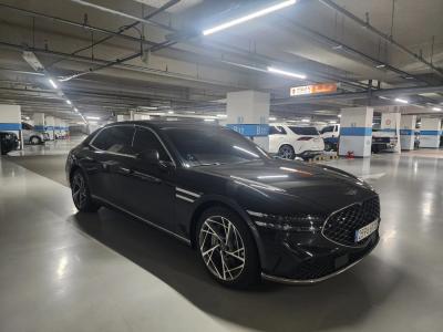 2022 Genesis G90