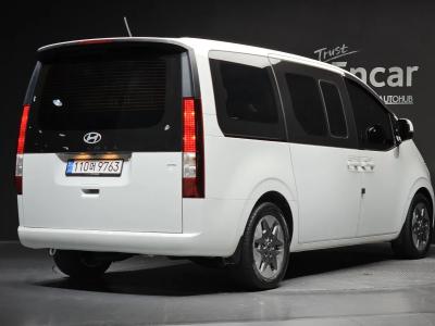 2025 Hyundai Staria