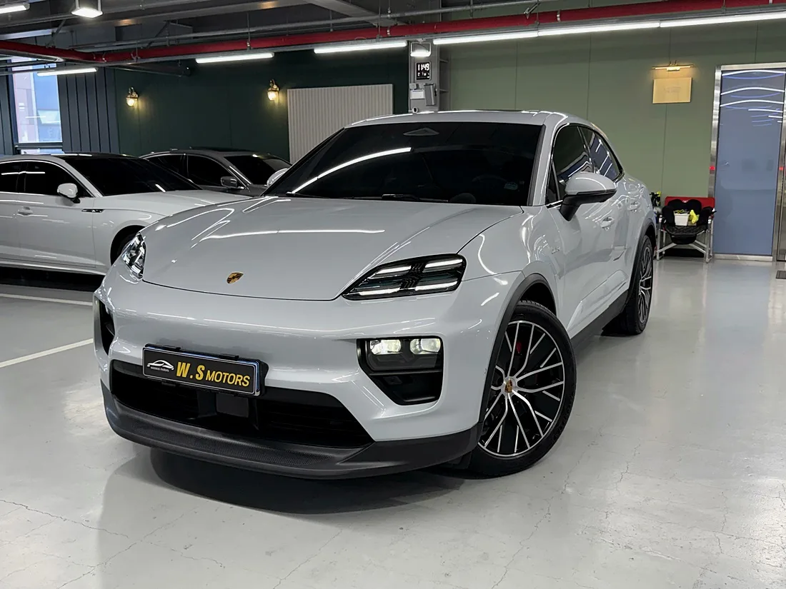 2025 Porsche Macan