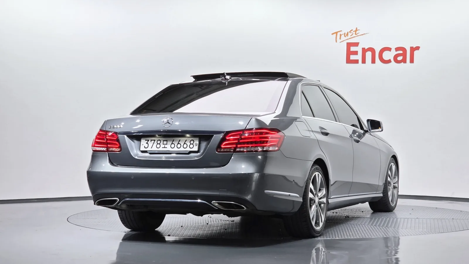 2016 Mercedes-Benz E-Class