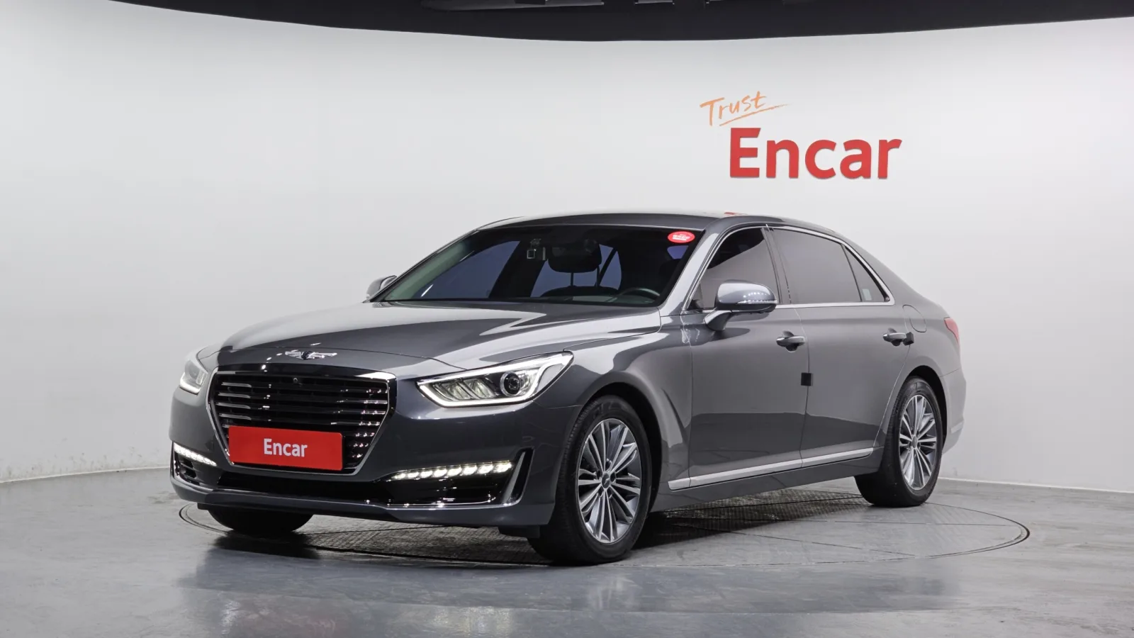 2017 Genesis EQ900