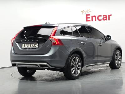 2018 Volvo V60