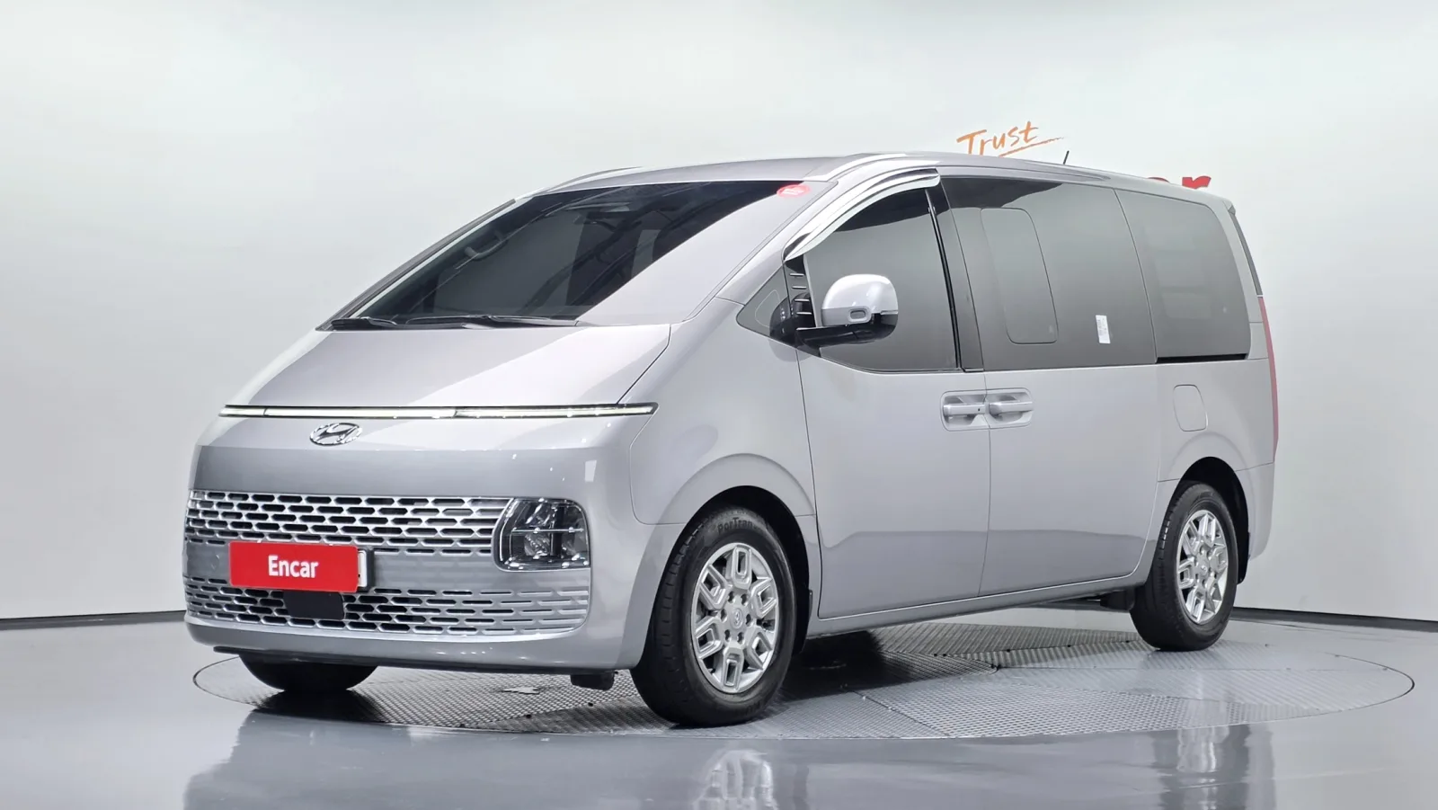 2024 Hyundai Staria