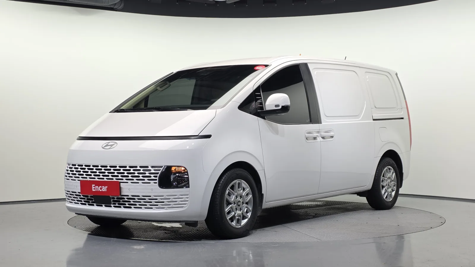 2025 Hyundai Staria