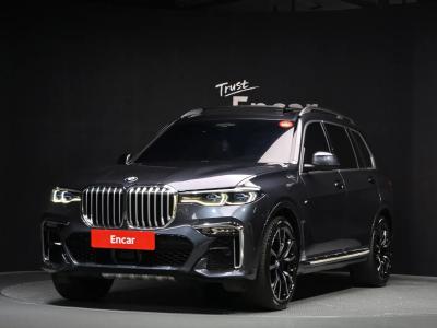 2022 BMW X7