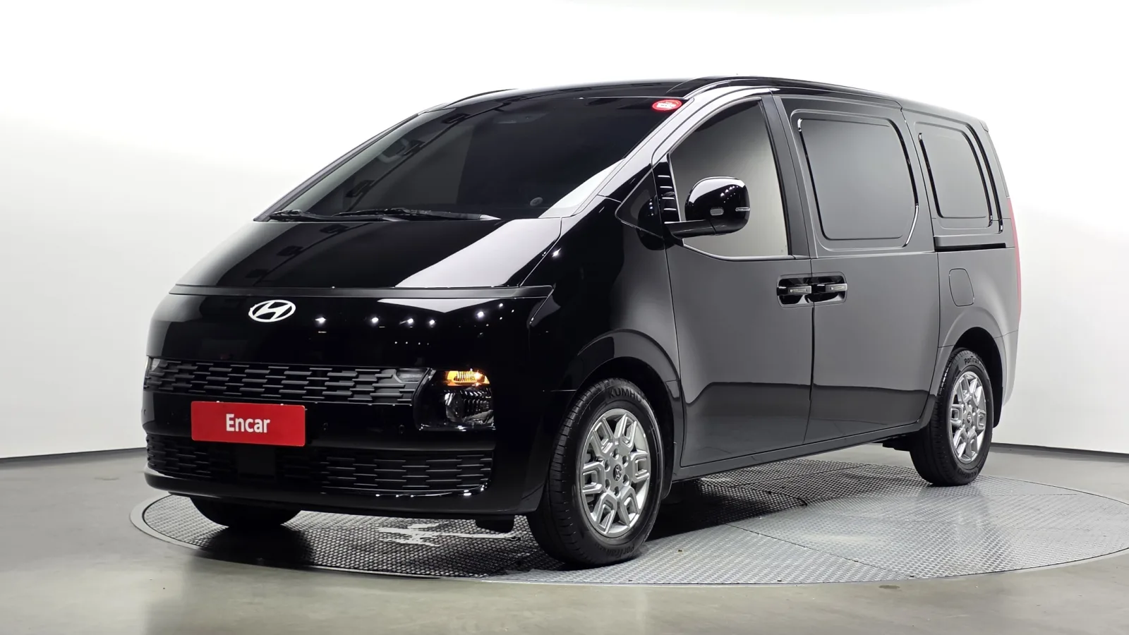2026 Hyundai Staria