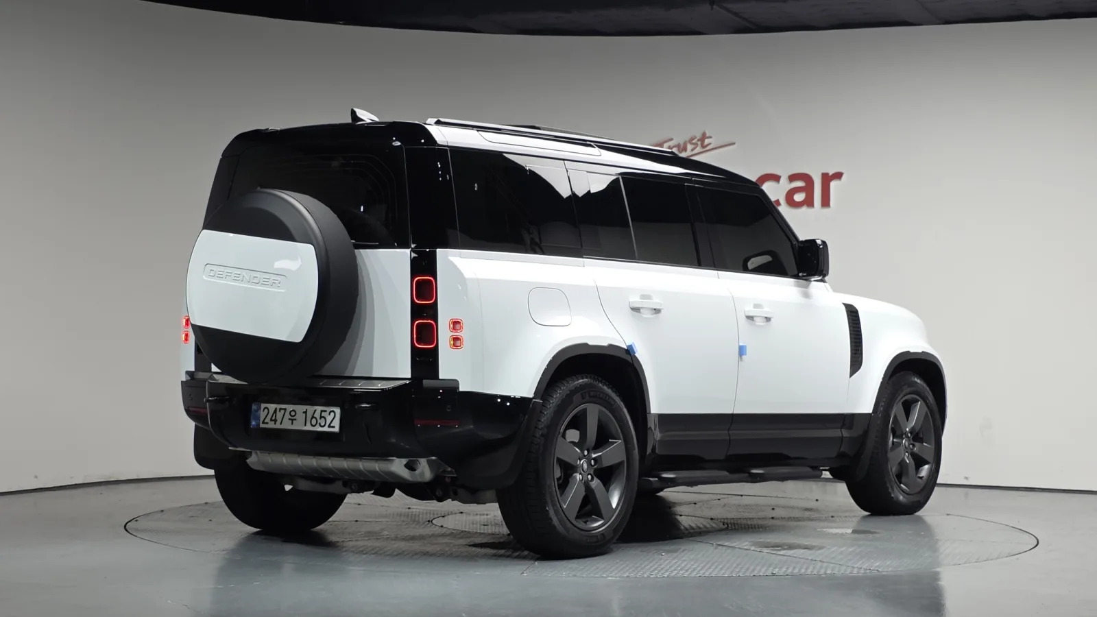 2025 Land Rover Defender