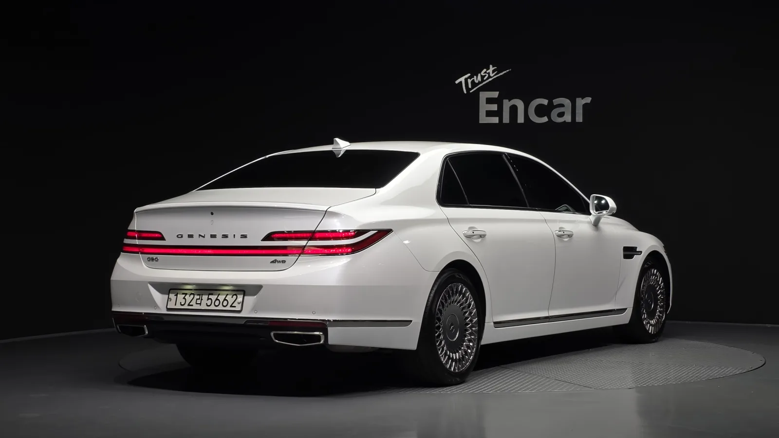 2022 Genesis G90