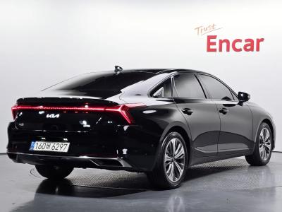 2022 Kia K8