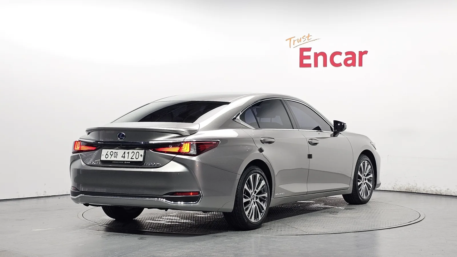 2019 Lexus ES