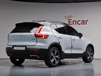 2020 Volvo XC40