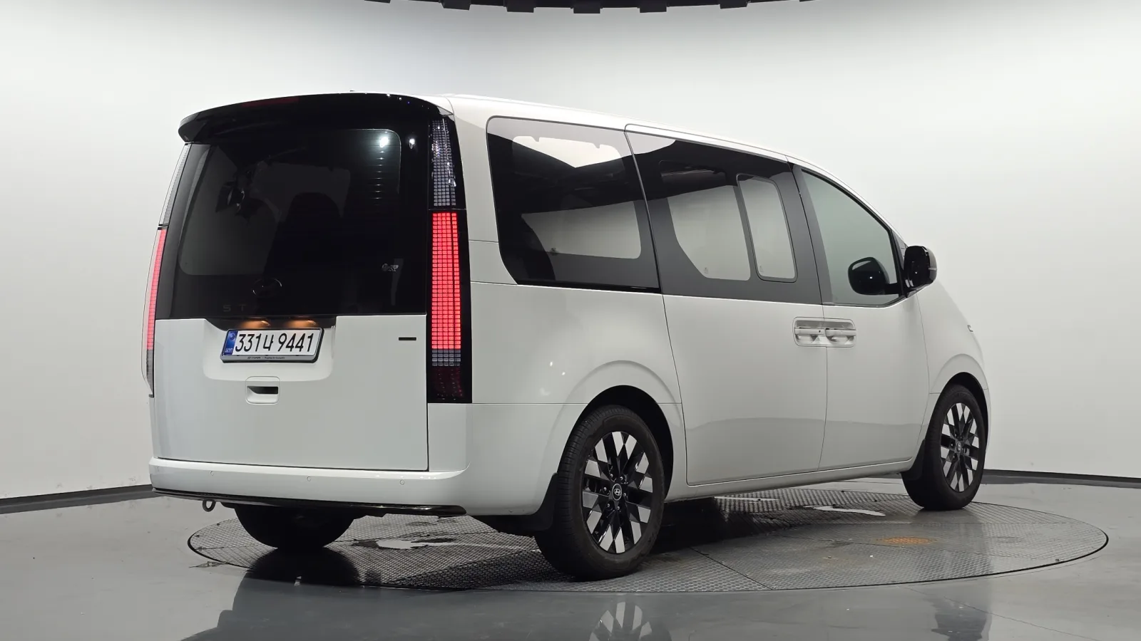 2025 Hyundai Staria