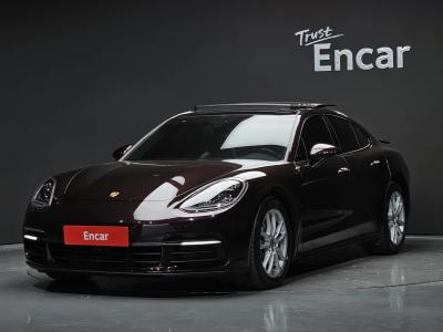 2020 Porsche Panamera
