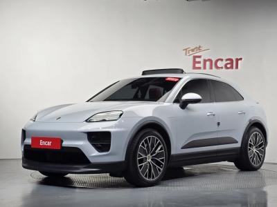 2025 Porsche Macan