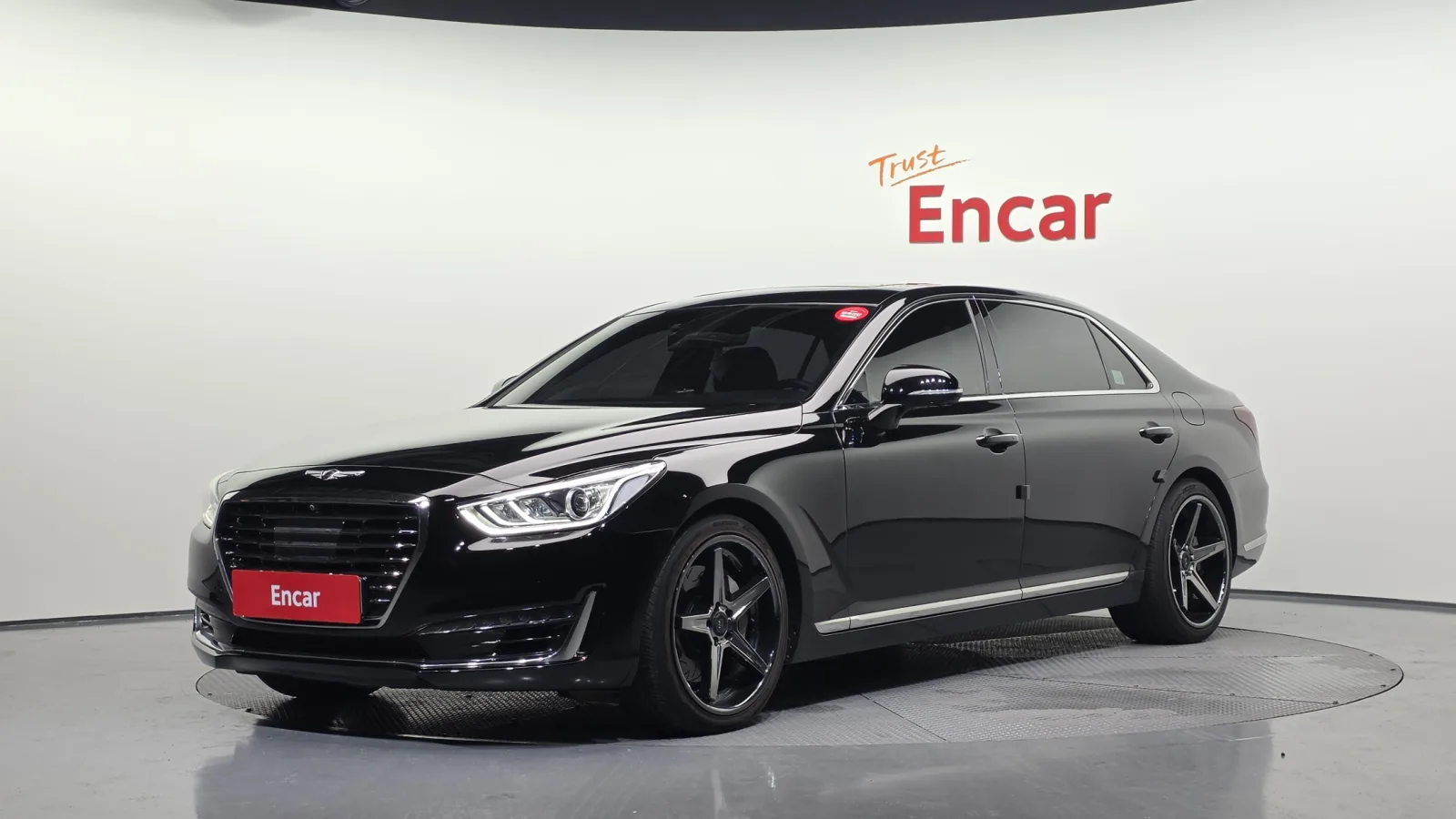 2017 Genesis EQ900