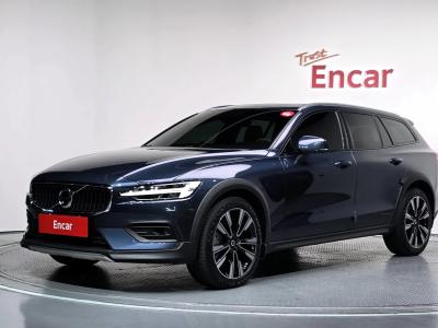 2022 Volvo V60
