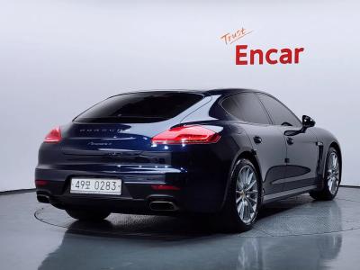 2016 Porsche Panamera