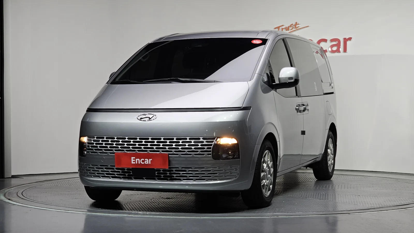 2024 Hyundai Staria