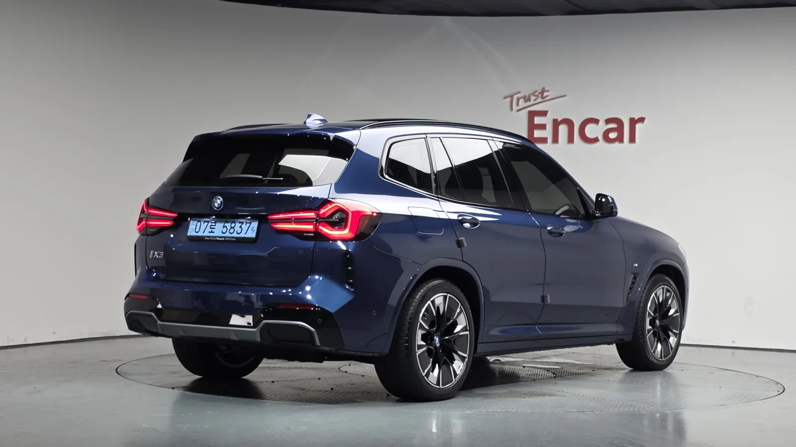 2025 BMW iX3