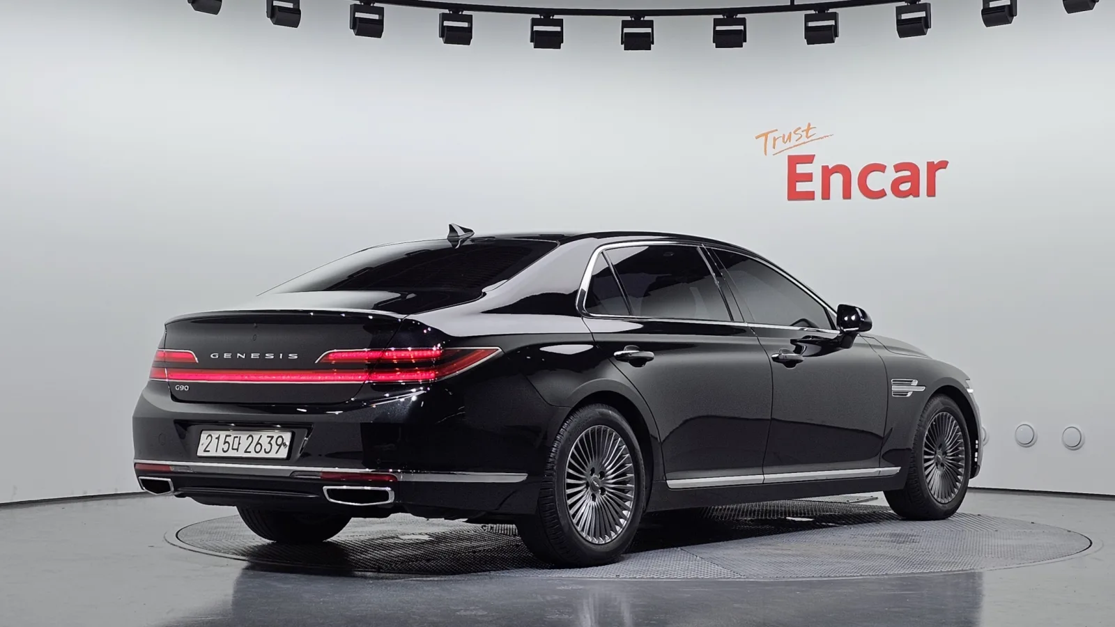 2021 Genesis G90