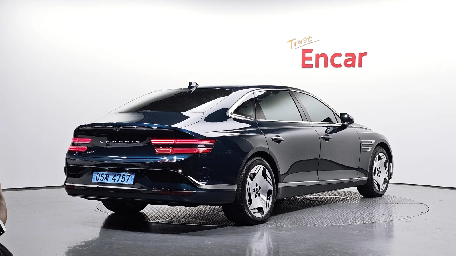2025 Genesis G80