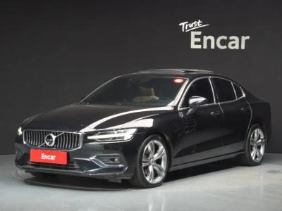 2022 Volvo S60