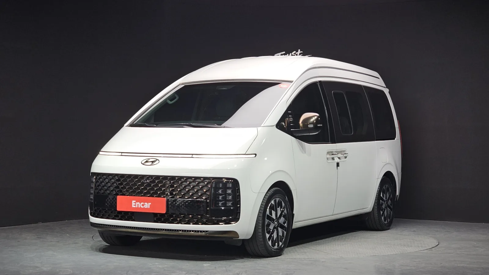 2023 Hyundai Staria