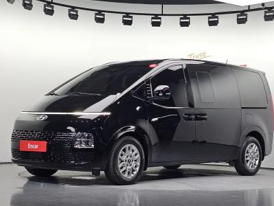 2025 Hyundai Staria