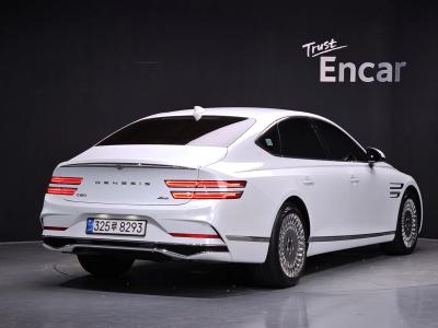 2025 Genesis G80