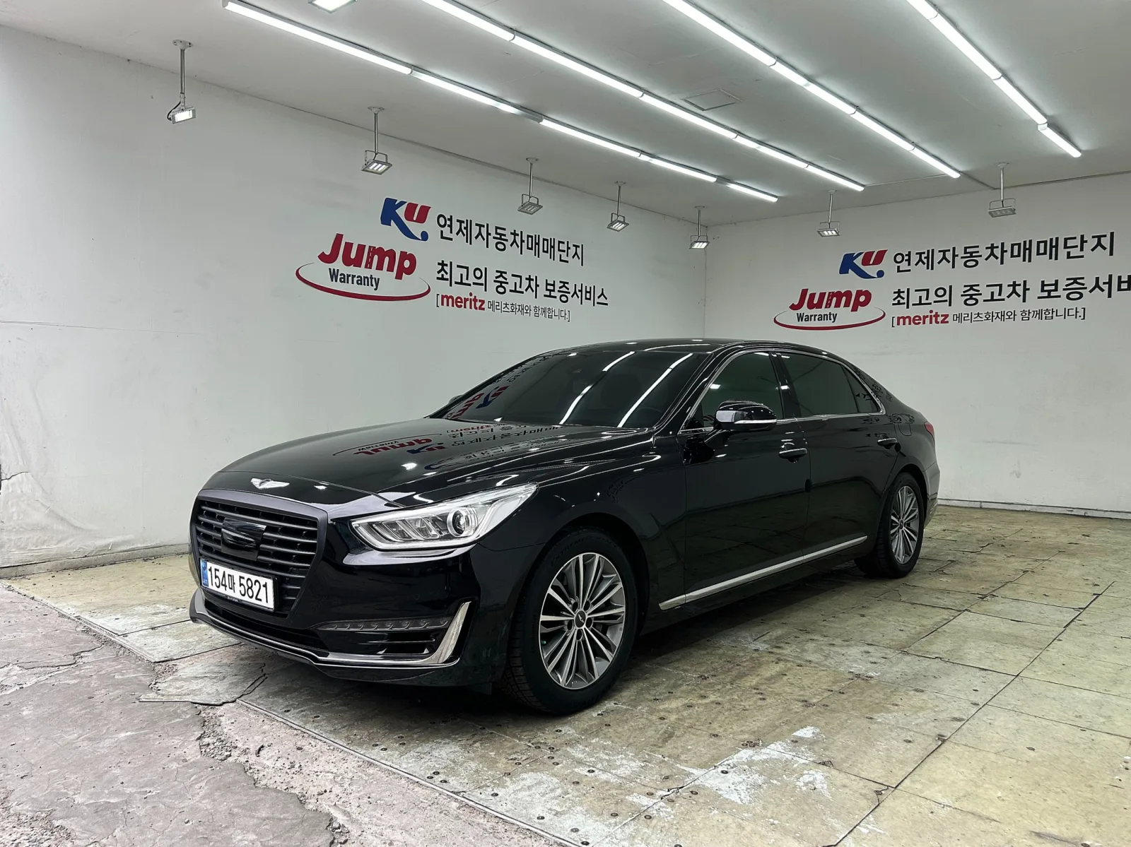 2016 Genesis EQ900