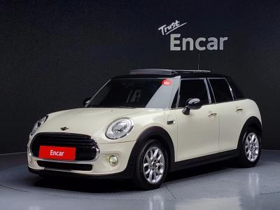 2018 MINI Cooper