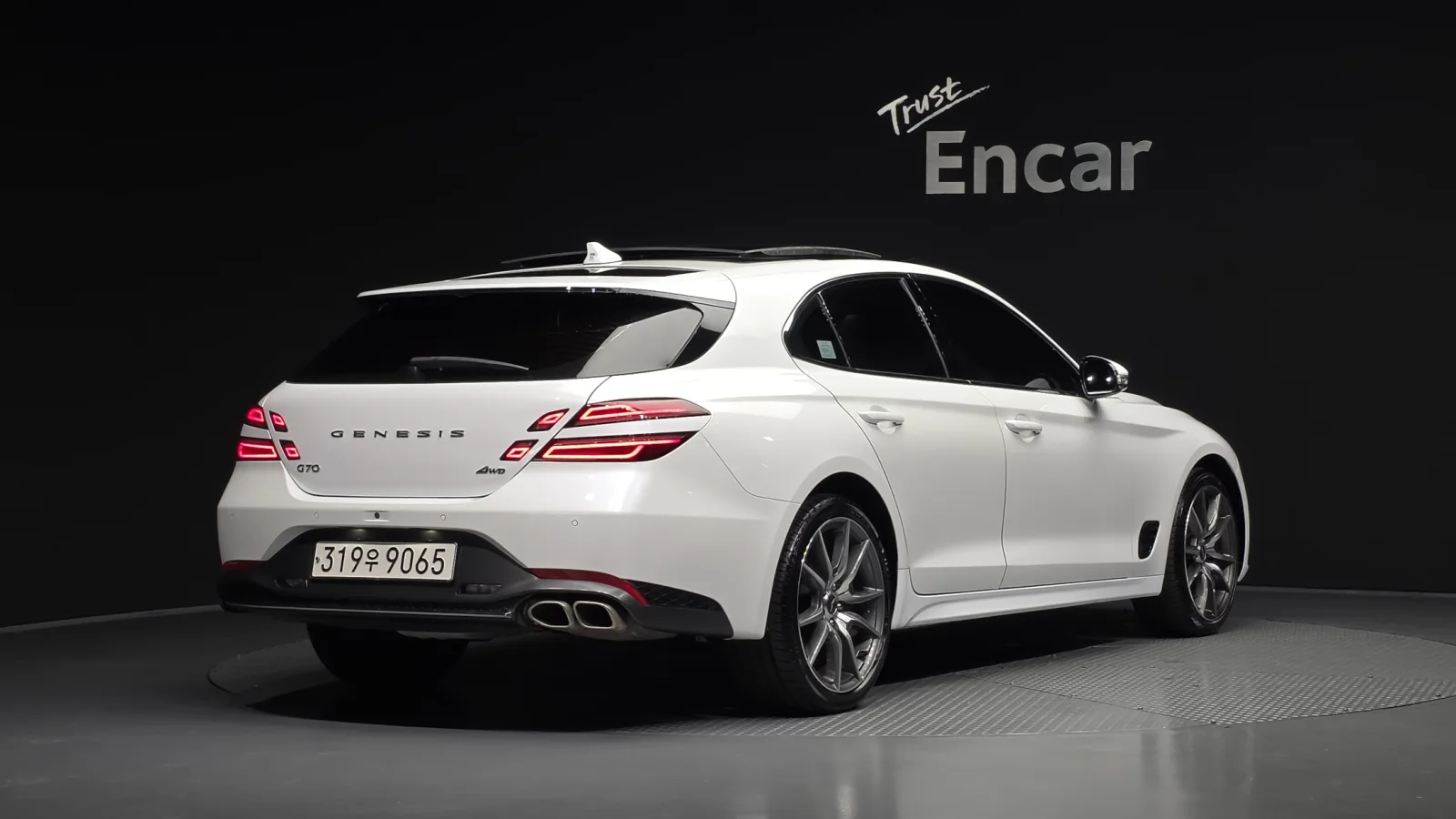 2023 Genesis G70