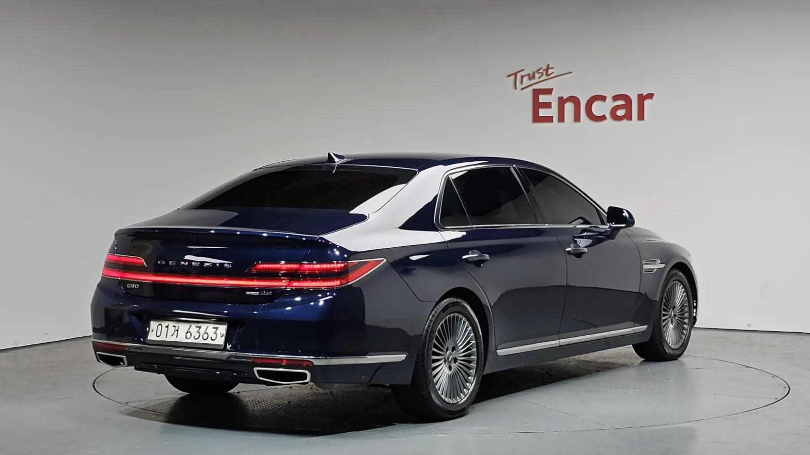 2019 Genesis G90