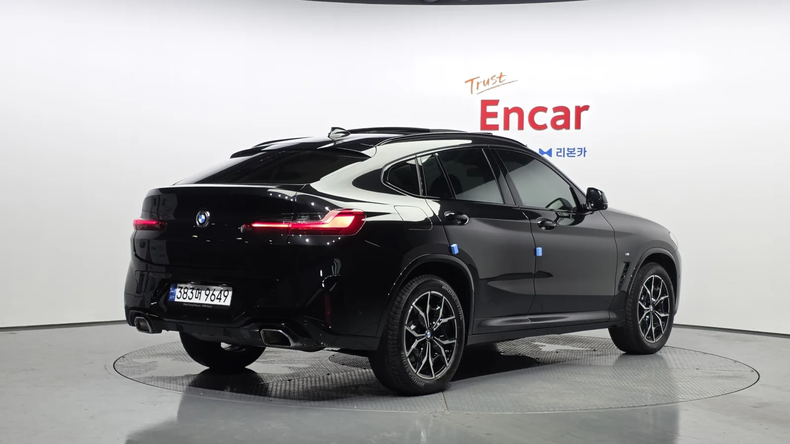 2023 BMW X4
