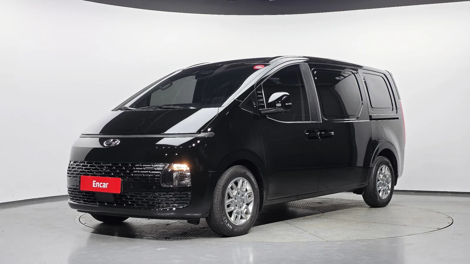 2023 Hyundai Staria