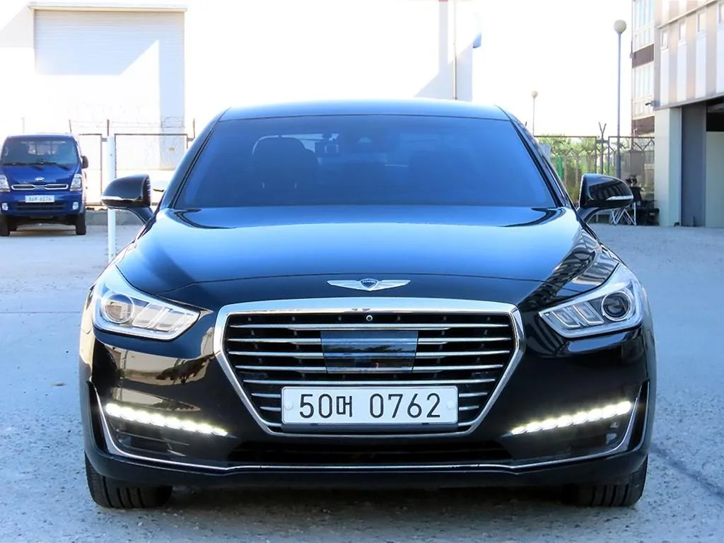 2016 Genesis EQ900