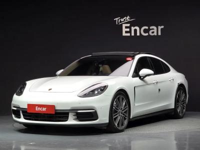 2020 Porsche Panamera