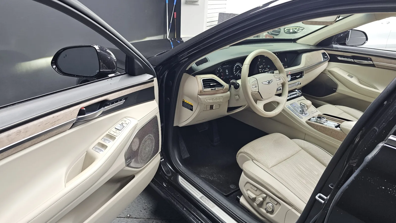2019 Genesis G90