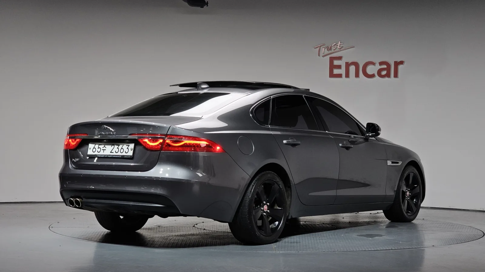 2017 Jaguar XF