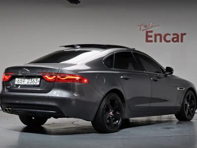 2017 Jaguar XF